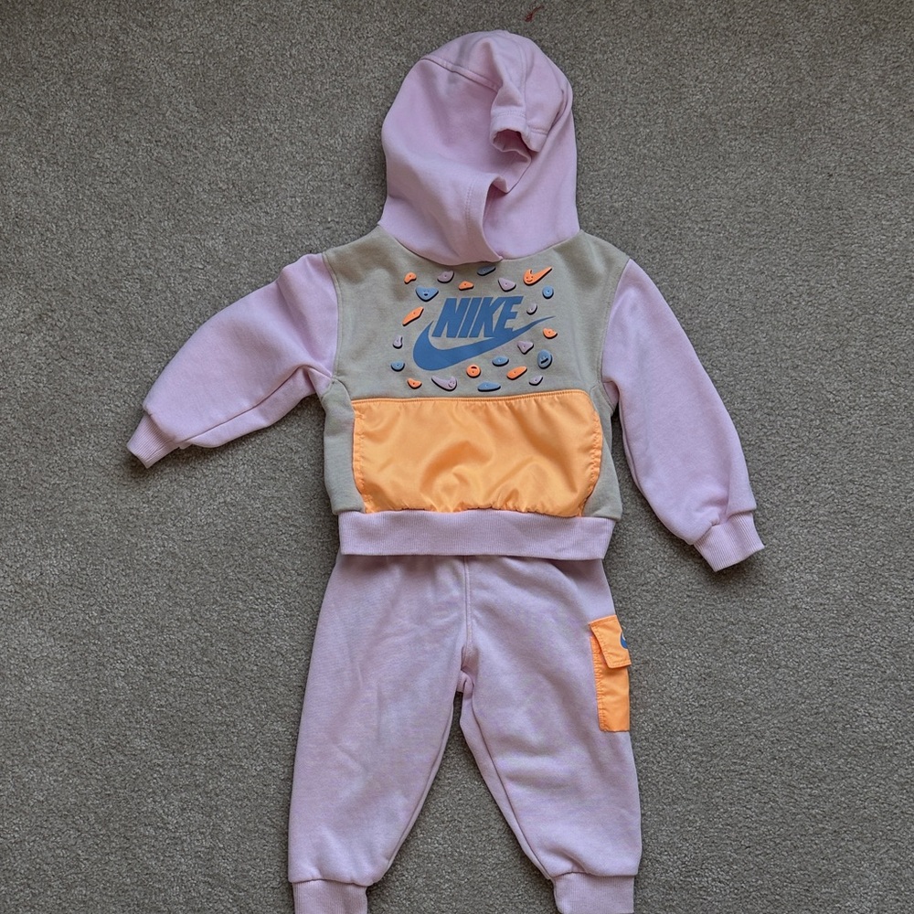 Nike Athletic Set